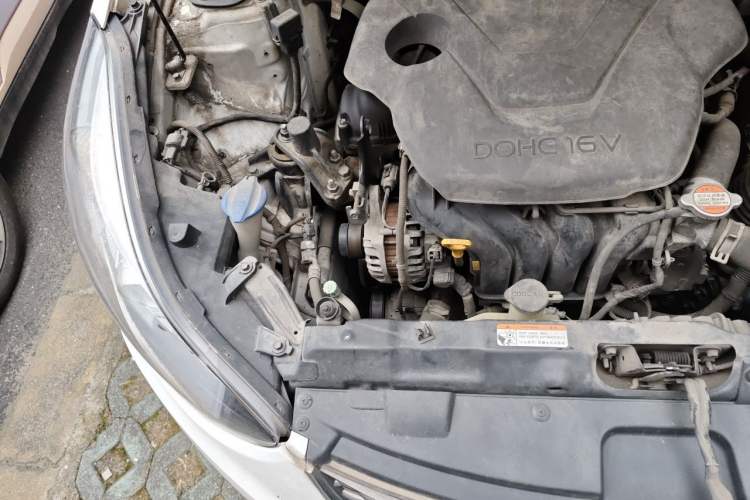 Used Hyundai Elantra (5th Generation / Langdong) 2016 1.6L Automatic Smart Version Engine Bay Right