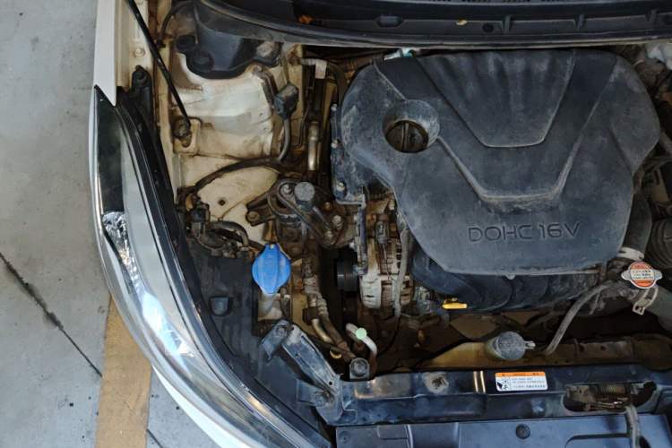 Used Hyundai Elantra (5th Generation / Langdong) 2016 1.6L Automatic Smart Version Engine Bay Right