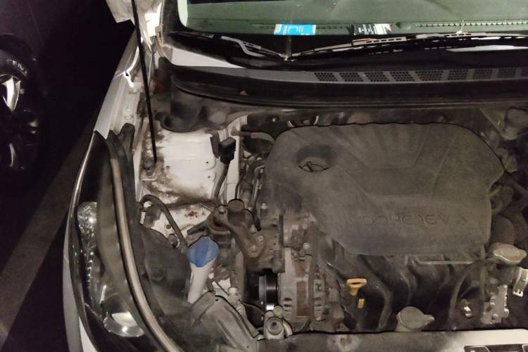 Used Hyundai Elantra (5th Generation / Langdong) 2016 1.6L Automatic Smart Version Engine Bay Right