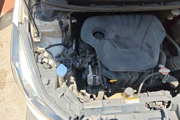 Used Hyundai Elantra (5th Generation / Langdong) 2016 1.6L Automatic Prestige Model Engine Bay Right