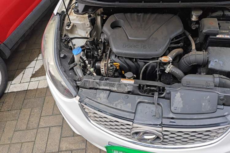 Used Hyundai Elantra (5th Generation / Langdong) 2016 1.6L Automatic Smart Version Engine Bay Right