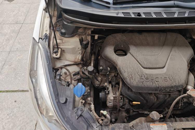 Used Hyundai Elantra (5th Generation / Langdong) 2016 1.6L Automatic Smart Version Engine Bay Right