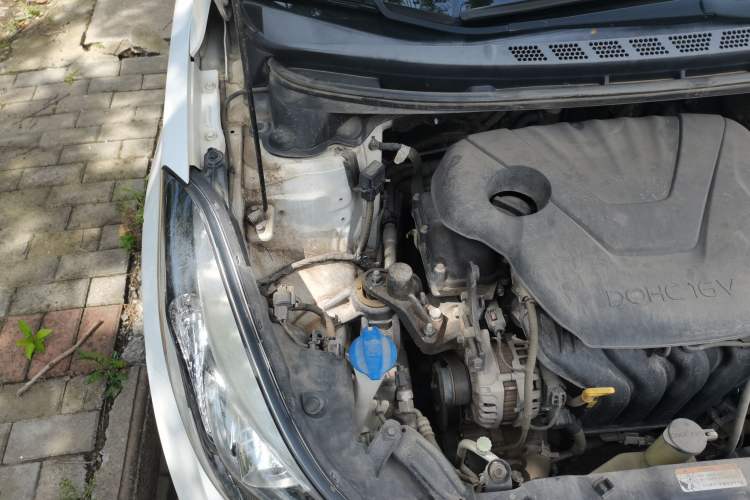 Used Hyundai Elantra (5th Generation / Langdong) 2016 1.6L Automatic Prestige Model Engine Bay Right