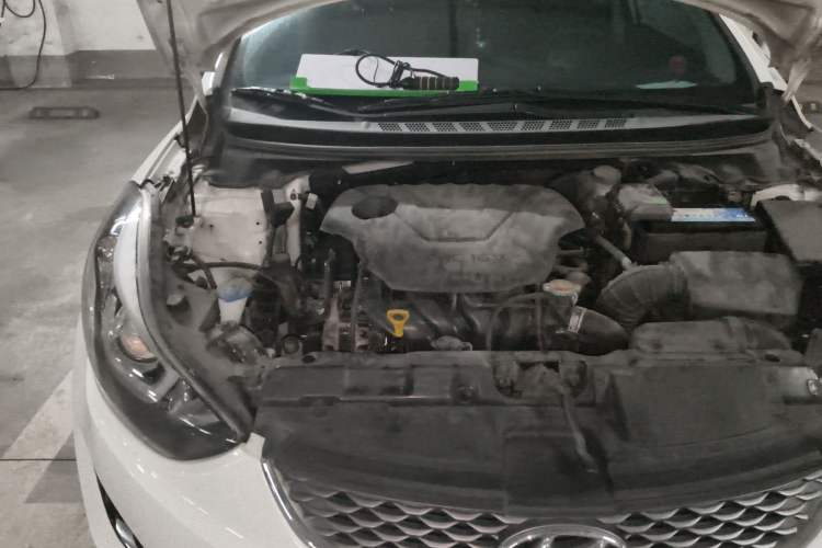 Used Hyundai Elantra (5th Generation / Langdong) 2016 1.6L Automatic Prestige Model Engine Bay Right