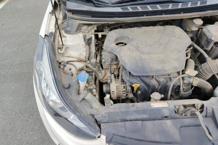 Used Hyundai Elantra (5th Generation / Langdong) 2016 1.6L Manual Luxury Model Engine Bay Right