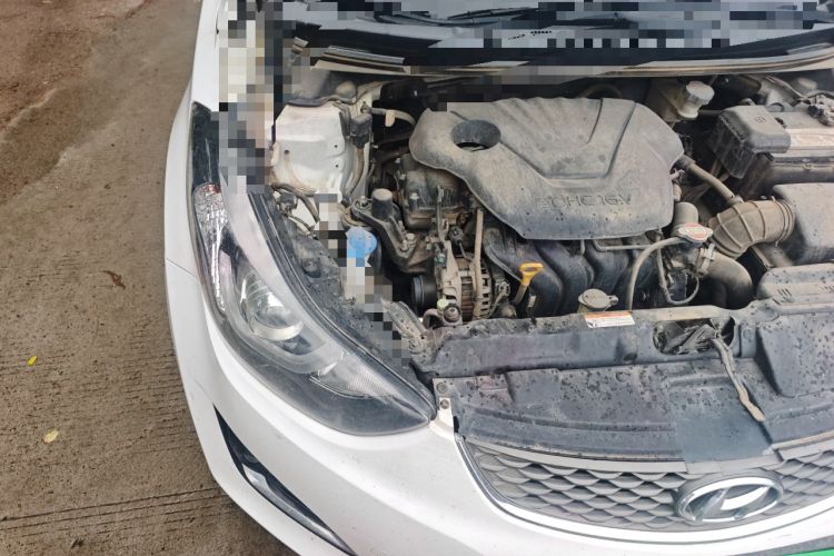 Used Hyundai Elantra (5th Generation / Langdong) 2016 1.6L Manual Luxury Model Engine Bay Right