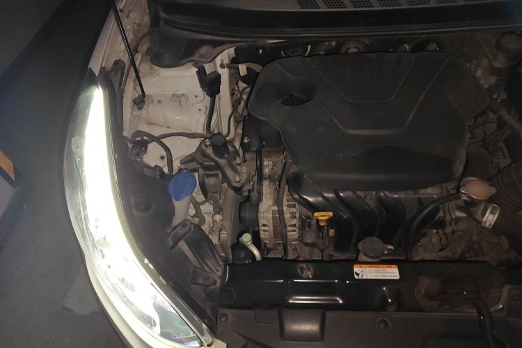 Used Hyundai Elantra (5th Generation / Langdong) 2016 1.6L Automatic Smart Version Engine Bay Right