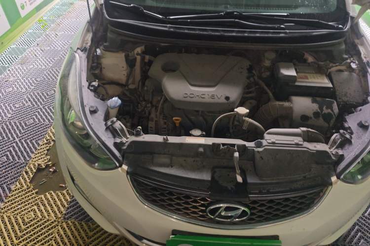 Used Hyundai Elantra (5th Generation / Langdong) 2016 1.6L Manual Luxury Model Engine Bay Right