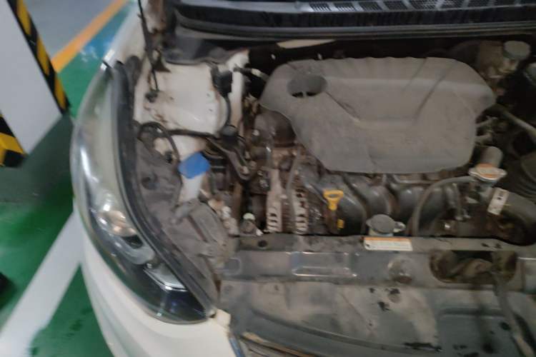 Used Hyundai Elantra (5th Generation / Langdong) 2016 1.6L Automatic Prestige Model Engine Bay Right