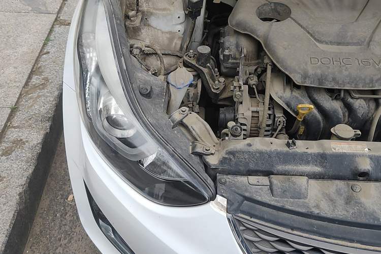 Used Hyundai Elantra (5th Generation / Langdong) 2016 1.6L Automatic Smart Version Engine Bay Right