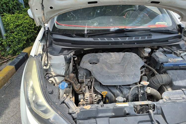 Used Hyundai Elantra (5th Generation / Langdong) 2016 1.6L Automatic Smart Version Engine Bay Right