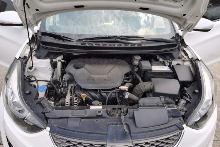 Used Hyundai Elantra (5th Generation / Langdong) 2016 1.6L Manual Luxury Model Engine Bay