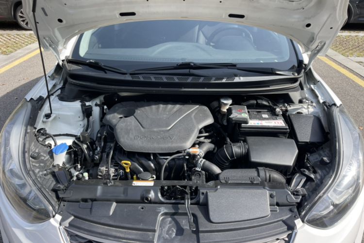 Used Hyundai Elantra (5th Generation / Langdong) 2016 1.6L Automatic Smart Version Engine Bay