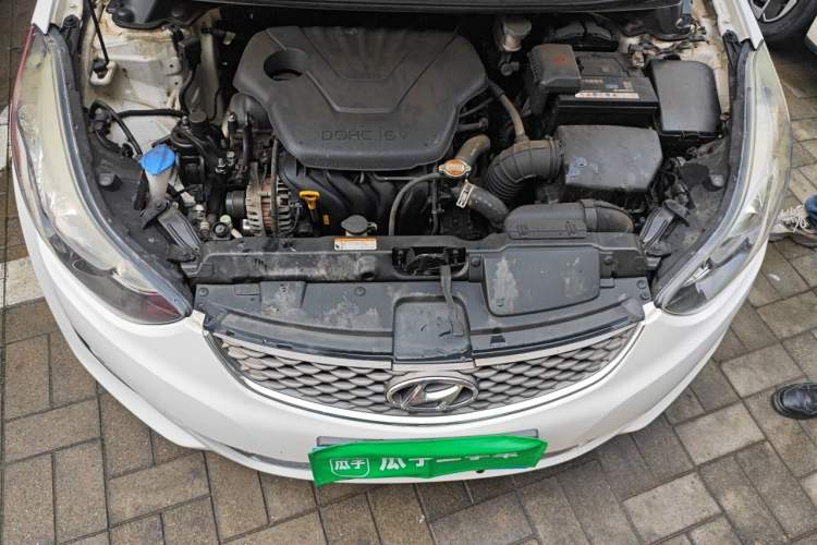 Used Hyundai Elantra (5th Generation / Langdong) 2016 1.6L Automatic Smart Version Engine Bay