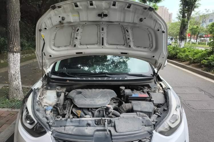 Used Hyundai Elantra (5th Generation / Langdong) 2016 1.6L Manual Fashion Edition Engine Bay