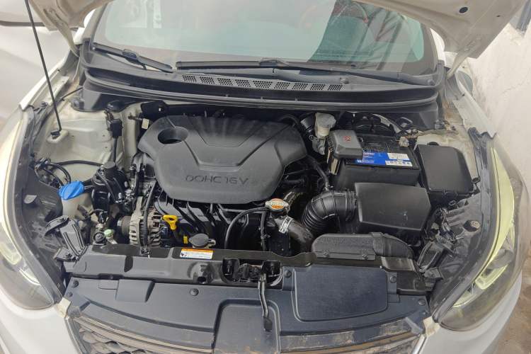 Used Hyundai Elantra (5th Generation / Langdong) 2016 1.6L Automatic Smart Version Engine Bay