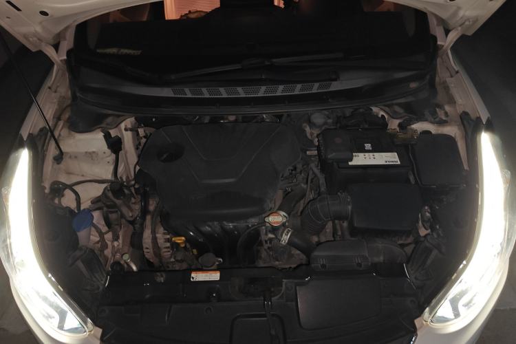 Used Hyundai Elantra (5th Generation / Langdong) 2016 1.6L Automatic Smart Version Engine Bay