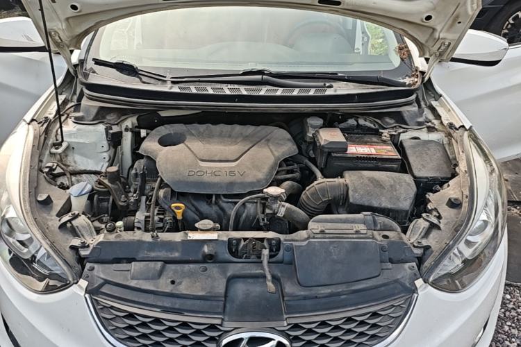 Used Hyundai Elantra (5th Generation / Langdong) 2016 1.6L Automatic Smart Version Engine Bay
