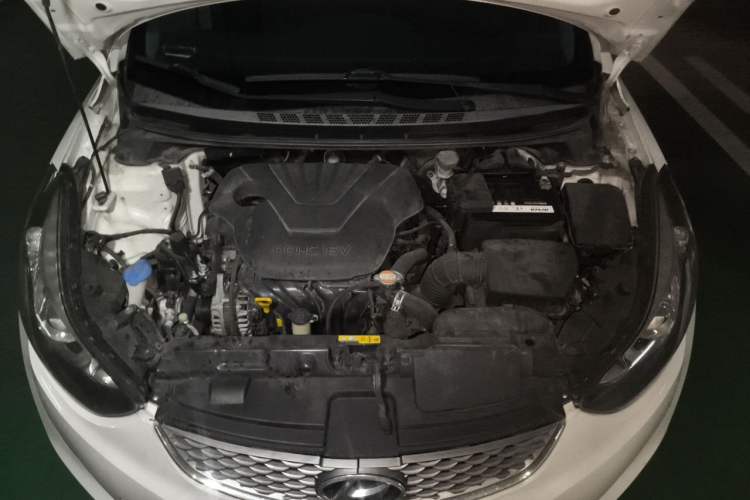 Used Hyundai Elantra (5th Generation / Langdong) 2016 1.6L Automatic Prestige Model Engine Bay