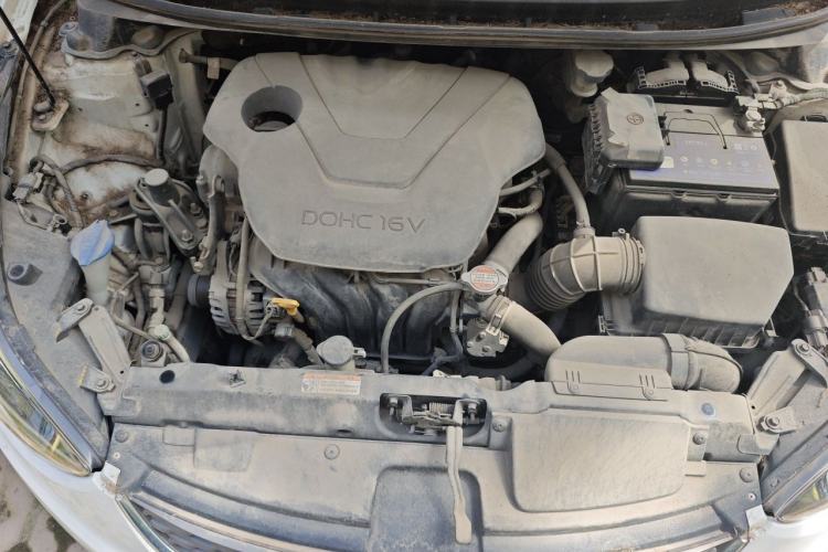 Used Hyundai Elantra (5th Generation / Langdong) 2016 1.6L Automatic Smart Version Engine Bay