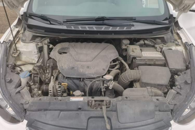 Used Hyundai Elantra (5th Generation / Langdong) 2016 1.6L Automatic Prestige Model Engine Bay