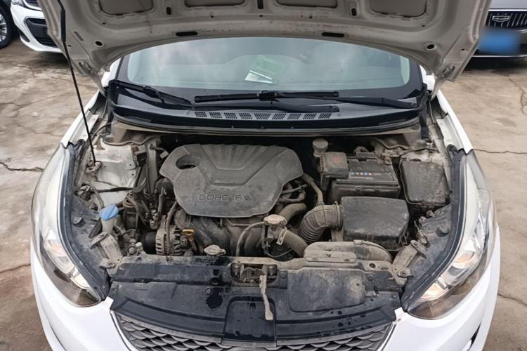 Used Hyundai Elantra (5th Generation / Langdong) 2016 1.6L Manual Luxury Model Engine Bay