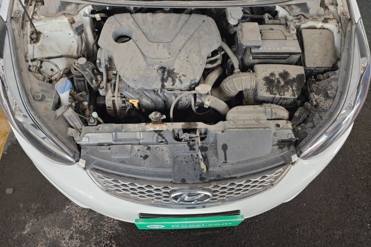 Used Hyundai Elantra (5th Generation / Langdong) 2016 1.6L Manual Luxury Model Engine Bay