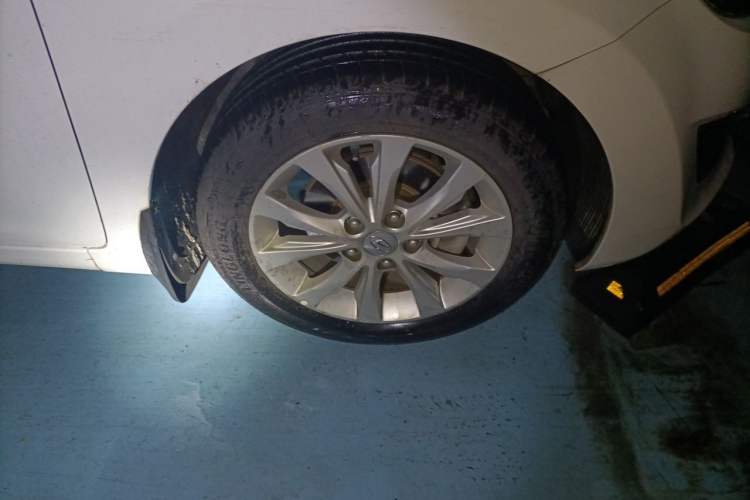 Used Hyundai Elantra (5th Generation / Langdong) 2016 1.6L Automatic Prestige Model Exterior 1