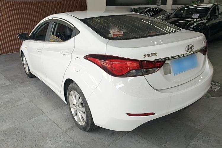 Used Hyundai Elantra (5th Generation / Langdong) 2016 1.6L Automatic Smart Version Exterior 2