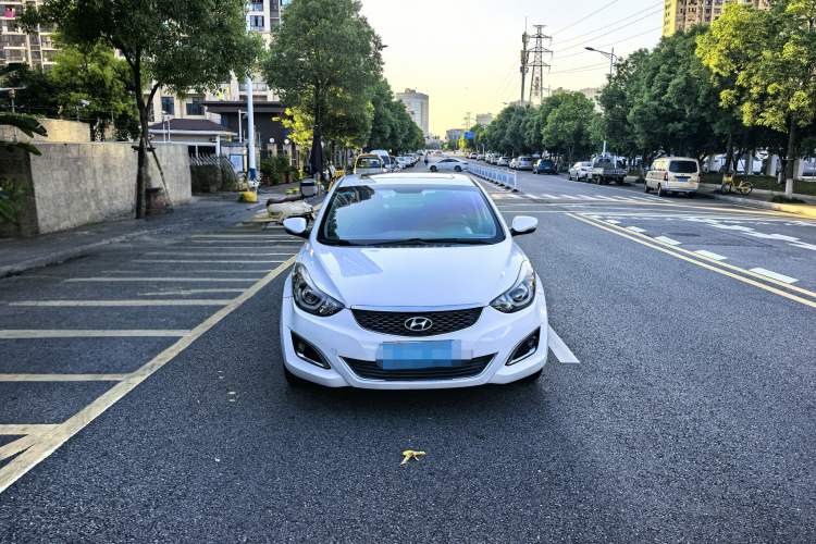 Used Hyundai Elantra (5th Generation / Langdong) 2016 1.6L Automatic Prestige Model Exterior 2
