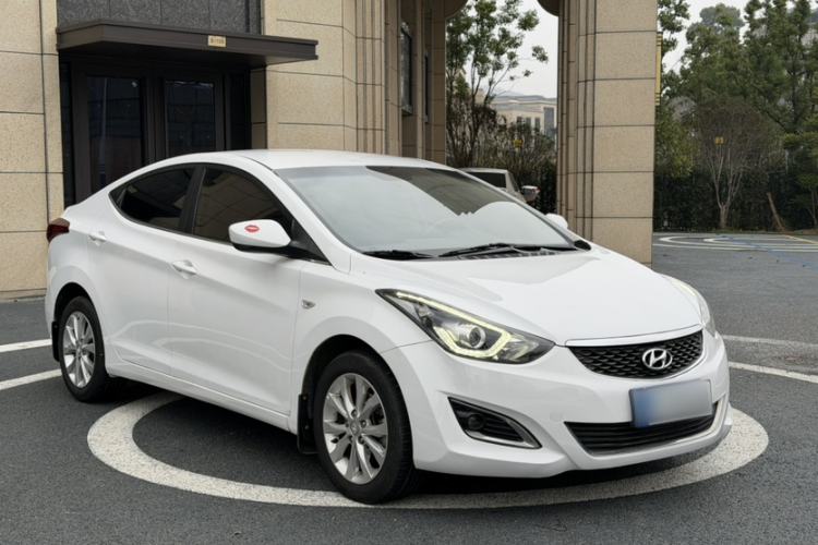 Used Hyundai Elantra (5th Generation / Langdong) 2016 1.6L Automatic Smart Version Exterior 2