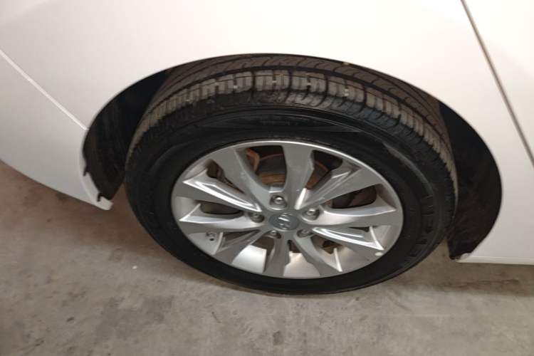 Used Hyundai Elantra (5th Generation / Langdong) 2016 1.6L Automatic Smart Version Exterior 2