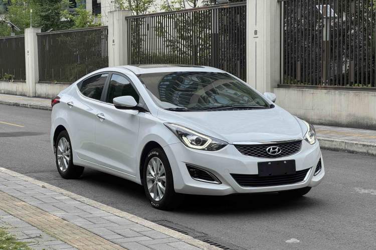 Used Hyundai Elantra (5th Generation / Langdong) 2016 1.6L Automatic Prestige Model Exterior 2