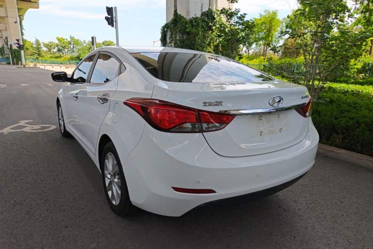 Used Hyundai Elantra (5th Generation / Langdong) 2016 1.6L Manual Luxury Model Exterior 2