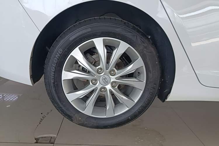 Used Hyundai Elantra (5th Generation / Langdong) 2016 1.6L Automatic Prestige Model Exterior 3