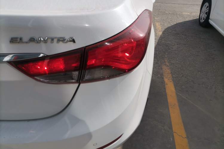 Used Hyundai Elantra (5th Generation / Langdong) 2016 1.6L Automatic Smart Version Exterior 3