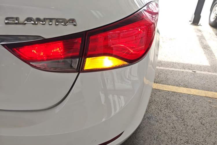 Used Hyundai Elantra (5th Generation / Langdong) 2016 1.6L Automatic Smart Version Exterior 3