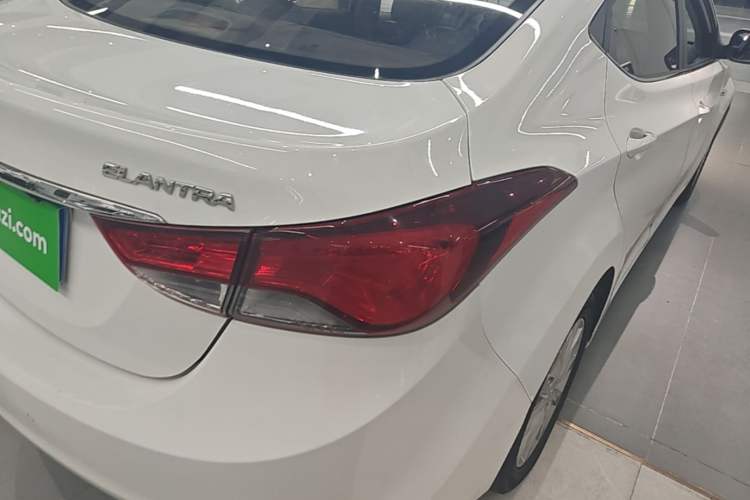 Used Hyundai Elantra (5th Generation / Langdong) 2016 1.6L Automatic Smart Version Exterior 3