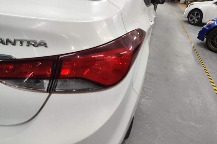 Used Hyundai Elantra (5th Generation / Langdong) 2016 1.6L Automatic Smart Version Exterior 3