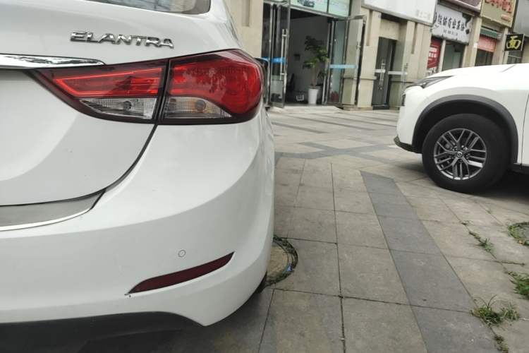 Used Hyundai Elantra (5th Generation / Langdong) 2016 1.6L Automatic Prestige Model Exterior 3