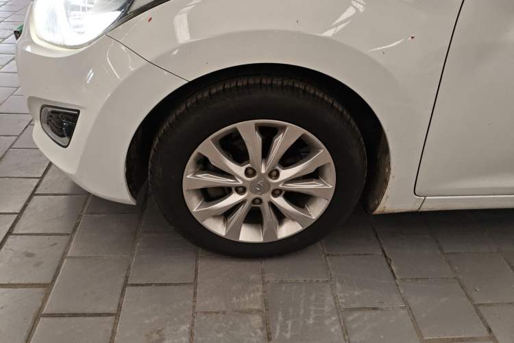 Used Hyundai Elantra (5th Generation / Langdong) 2016 1.6L Automatic Prestige Model Exterior 4