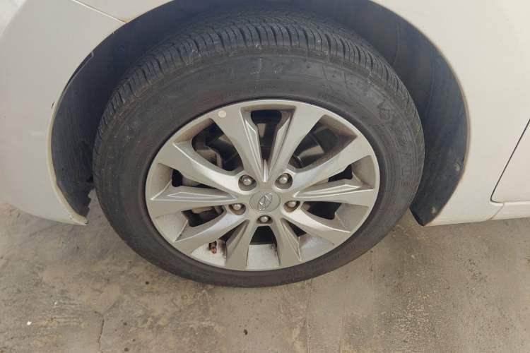 Used Hyundai Elantra (5th Generation / Langdong) 2016 1.6L Automatic Smart Version Exterior 4