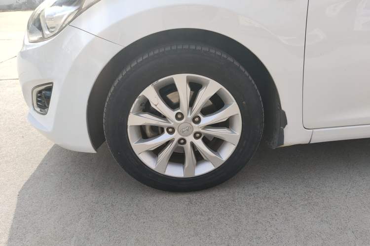Used Hyundai Elantra (5th Generation / Langdong) 2016 1.6L Automatic Smart Version Exterior 4