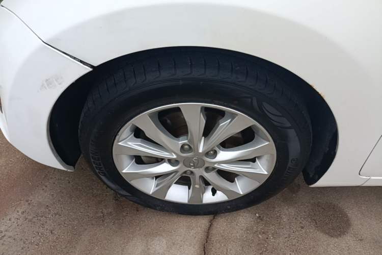 Used Hyundai Elantra (5th Generation / Langdong) 2016 1.6L Manual Luxury Model Exterior 4