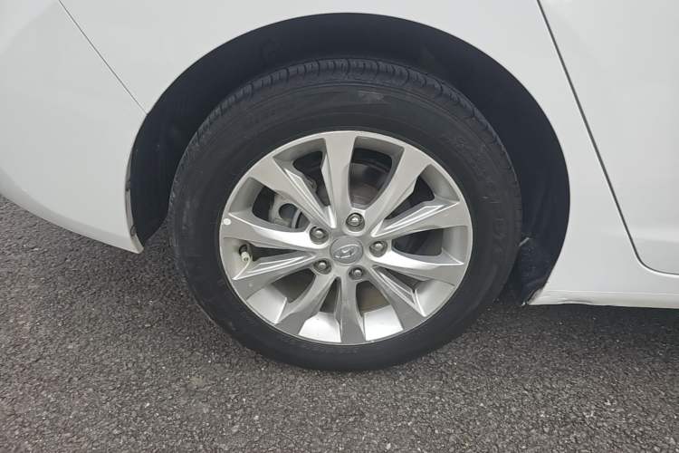 Used Hyundai Elantra (5th Generation / Langdong) 2016 1.6L Automatic Prestige Model Exterior 5