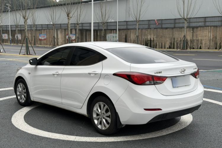 Used Hyundai Elantra (5th Generation / Langdong) 2016 1.6L Automatic Smart Version Exterior 5