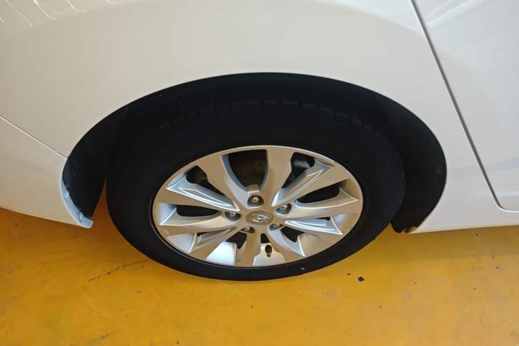 Used Hyundai Elantra (5th Generation / Langdong) 2016 1.6L Automatic Smart Version Exterior 5
