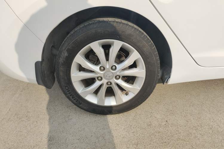 Used Hyundai Elantra (5th Generation / Langdong) 2016 1.6L Automatic Smart Version Exterior 5