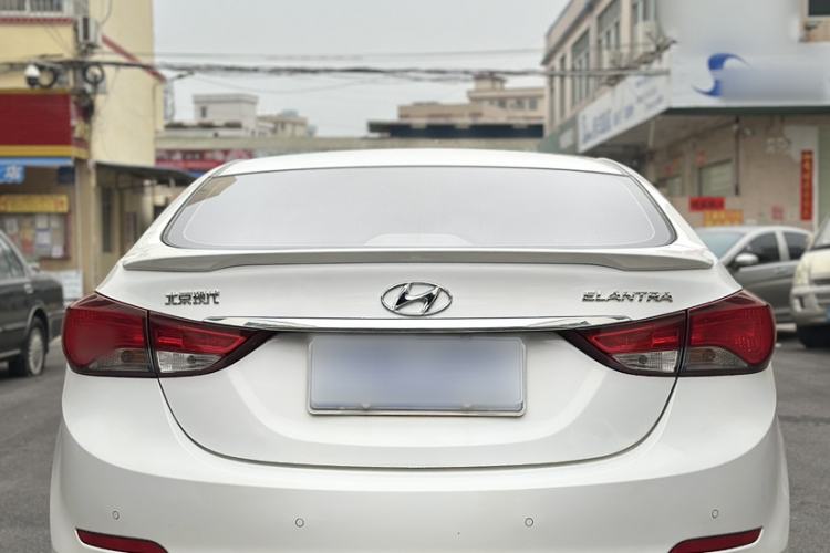 Used Hyundai Elantra (5th Generation / Langdong) 2016 1.6L Automatic Smart Version Exterior 6