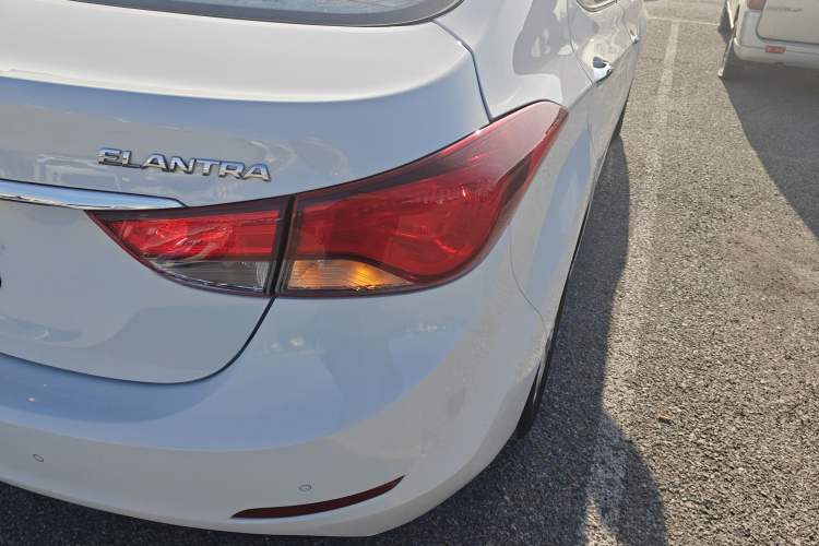 Used Hyundai Elantra (5th Generation / Langdong) 2016 1.6L Automatic Prestige Model Exterior 6